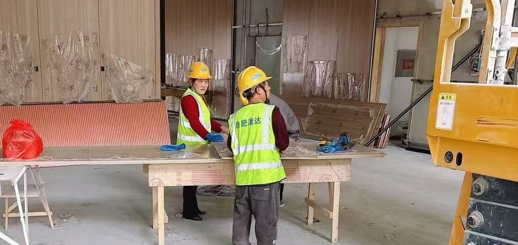 战寒潮，一线工人施工忙