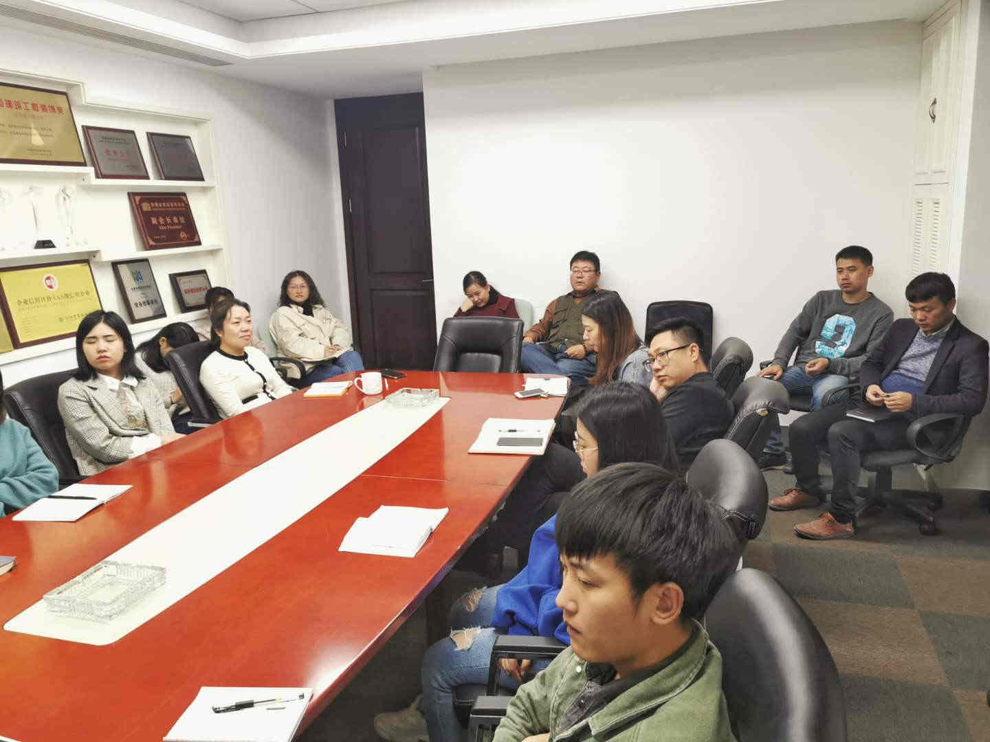 “与繁重工作同行” 一澳达开展《刻意练习》听书会